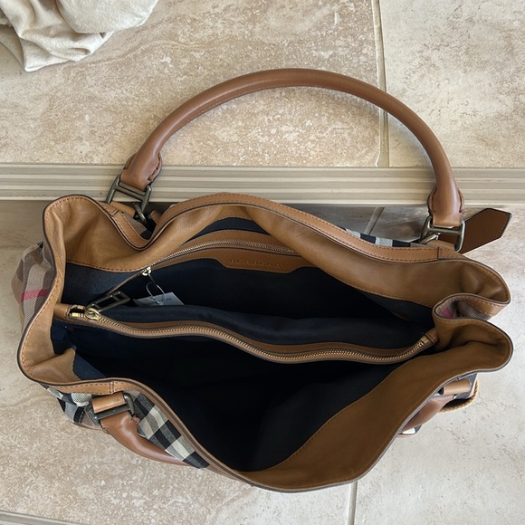 Burberry Brecon House Check Tote Bag - Picture 5 of 16